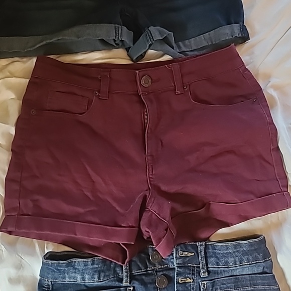 Set of 3 Aeropostal Shorts - Picture 3 of 4
